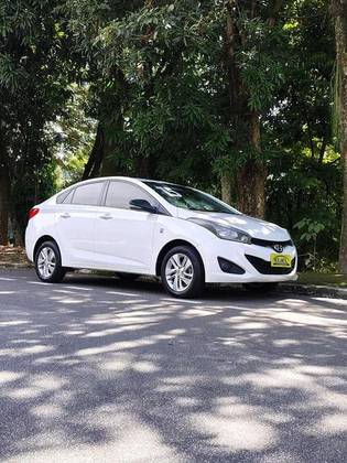 HYUNDAI HB20S 1.0 COMFORT PLUS 12V FLEX 4P MANUAL